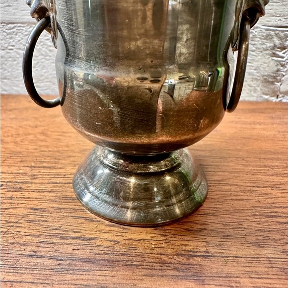SHERIDAN, SILVER PLATE, MINIATURE CHAMPAGNE BUCKET WITH LION HEAD RINGS. - Picture 4 of 9